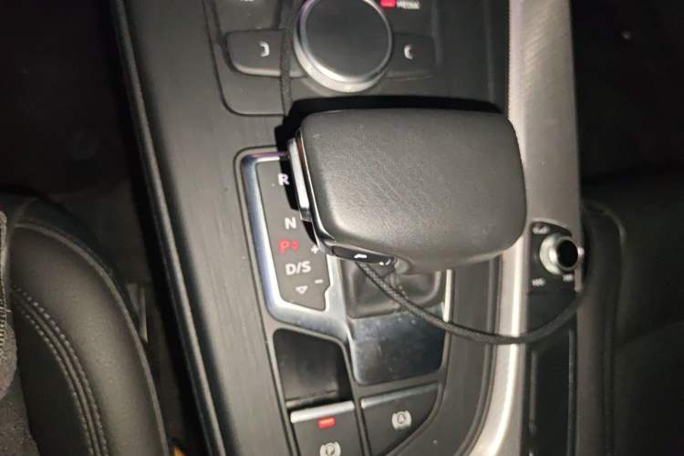Used Audi A5 2019 Sportback 40 TFSI Fashion Model Gear Lever