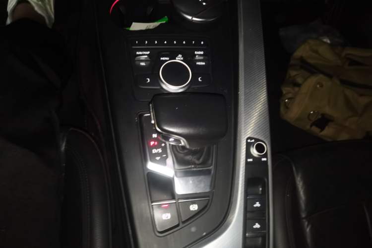 Used Audi A5 2019 Cabriolet 40 TFSI Fashion Edition China V Gear Lever