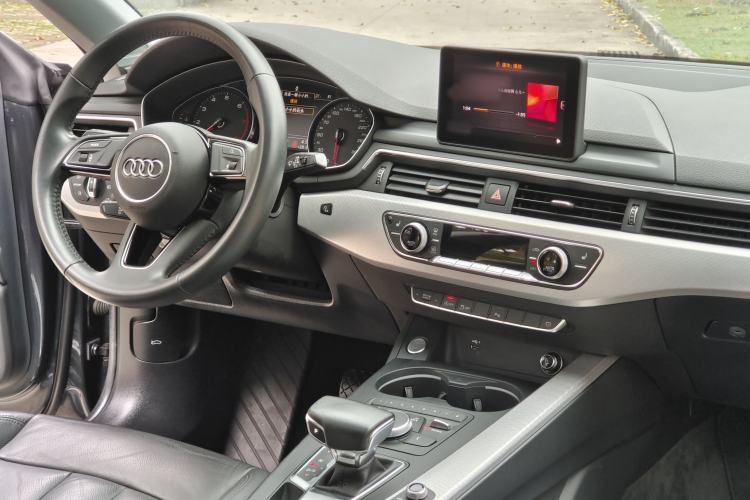 Used Audi A5 2019 Sportback 40 TFSI Fashion Model Gear Lever