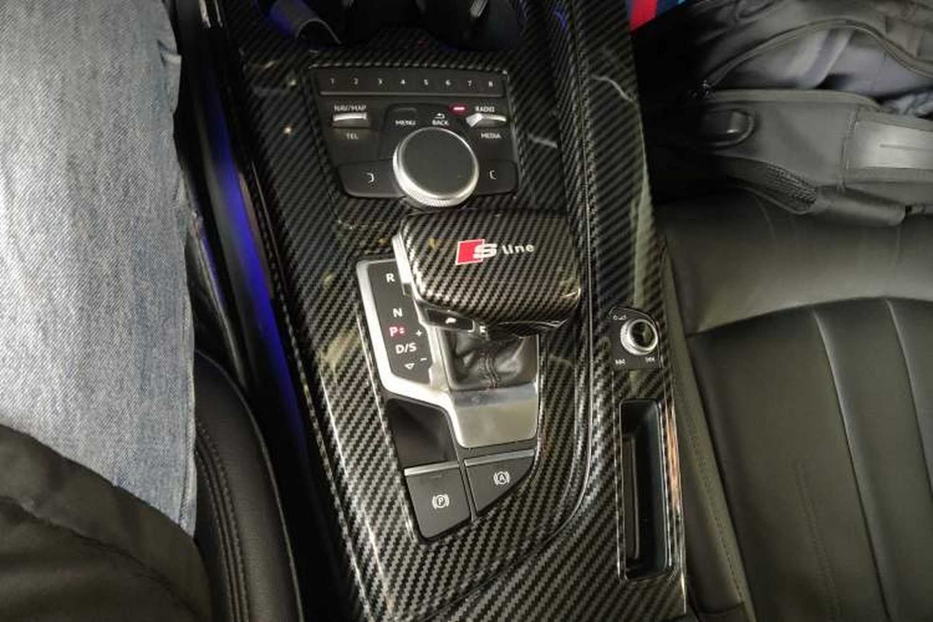 Used Audi A5 2019 Coupe 40 TFSI Fashion Edition China V Emission Standard Gear Lever