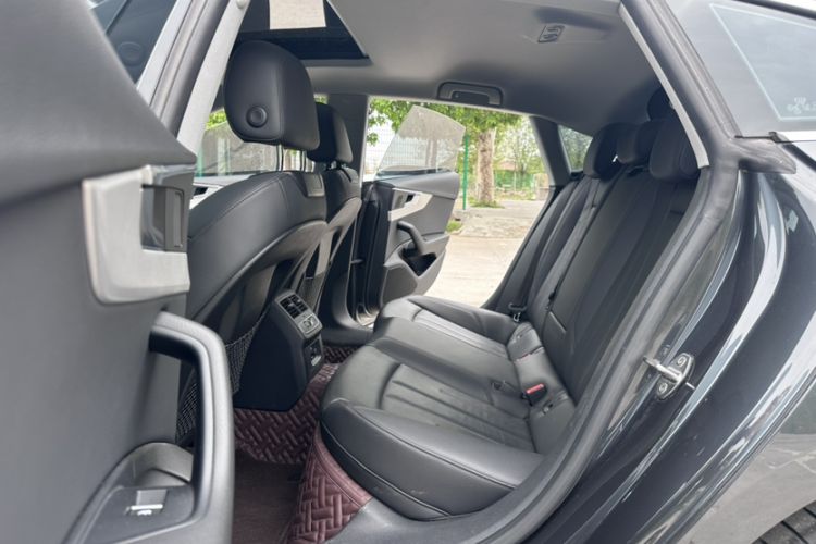 Used Audi A5 2019 Sportback 40 TFSI Fashion Model Interior 3