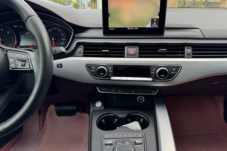 Used Audi A5 2019 Coupe 40 TFSI Fashion Edition China V Emission Standard Interior 4