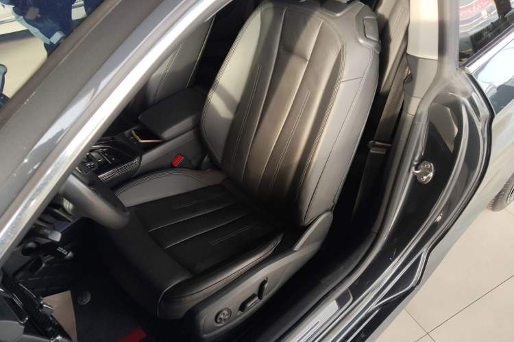 Used Audi A5 2019 Coupe 40 TFSI Fashion Edition China V Emission Standard Left Front Seat