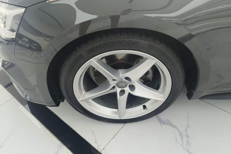 Used Audi A5 2019 Sportback 40 TFSI Fashion Model Left Front Wheel Hub
