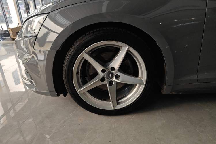 Used Audi A5 2019 Sportback 40 TFSI Fashion Model Left Front Wheel Hub