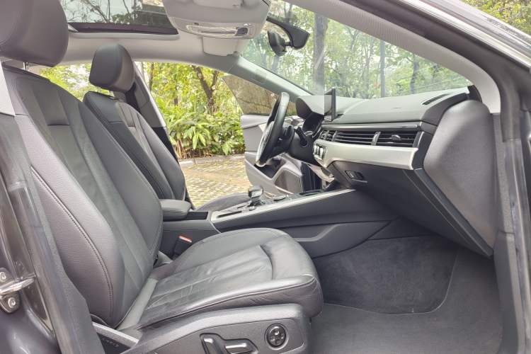 Used Audi A5 2019 Sportback 40 TFSI Fashion Model Right Front Seat