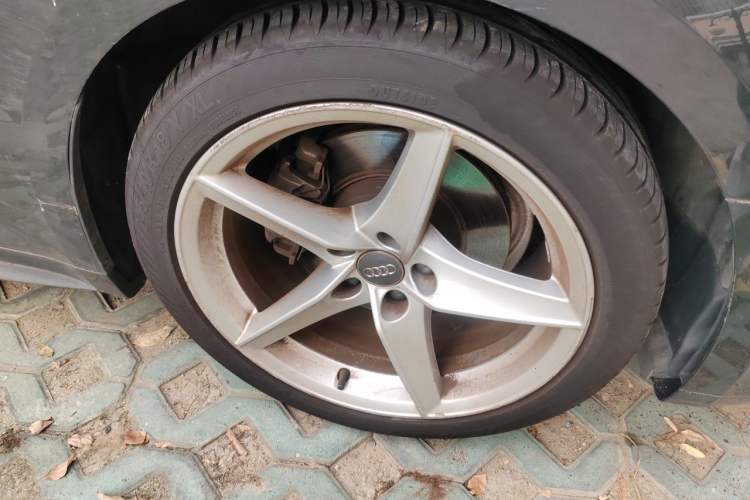 Used Audi A5 2019 Sportback 40 TFSI Fashion Model Right Front Wheel Hub