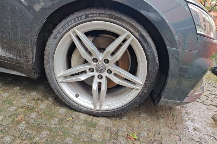 Used Audi A5 2019 Sportback 45 TFSI quattro Sport Model Right Front Wheel Hub