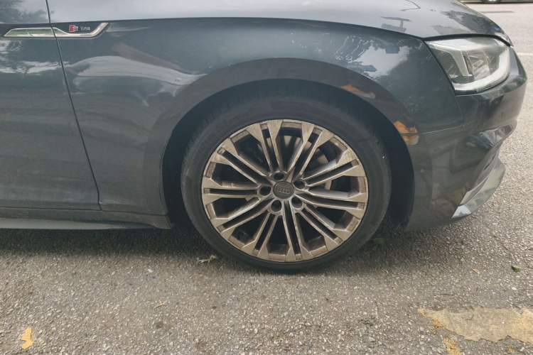 Used Audi A5 2019 Coupe 40 TFSI Fashion Edition China V Emission Standard Right Front Wheel Hub