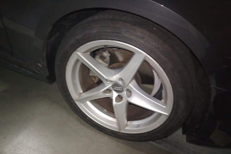 Used Audi A5 2019 Sportback 40 TFSI Fashion Model Right Front Wheel Hub