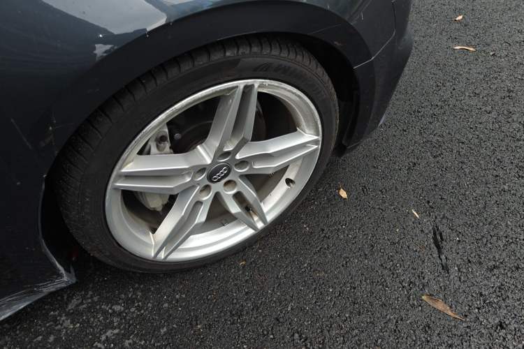 Used Audi A5 2019 Sportback 45 TFSI quattro Sport Model Right Front Wheel Hub