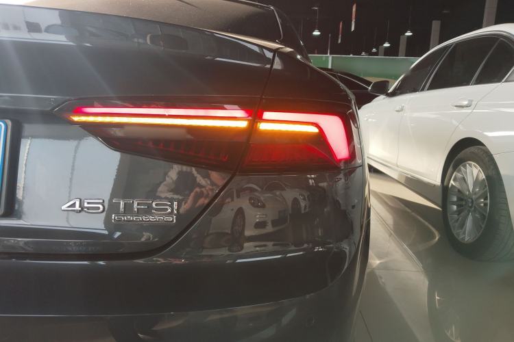 Used Audi A5 2019 Coupe 40 TFSI Fashion Edition China V Emission Standard Right Rear Taillight