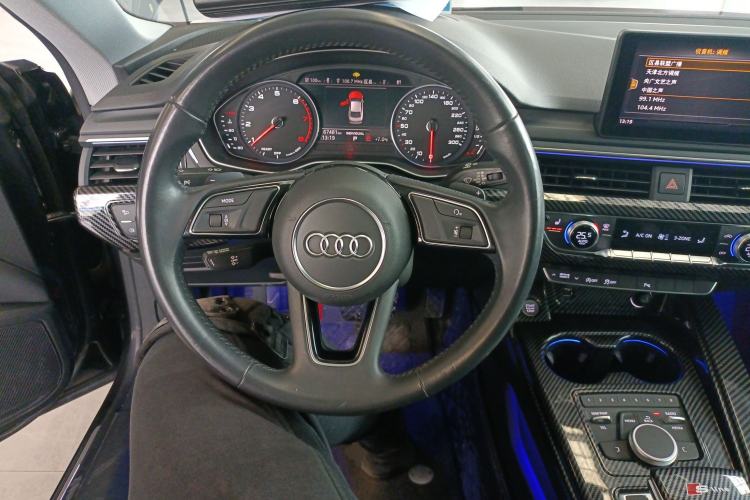 Used Audi A5 2019 Coupe 40 TFSI Fashion Edition China V Emission Standard Steering Wheel