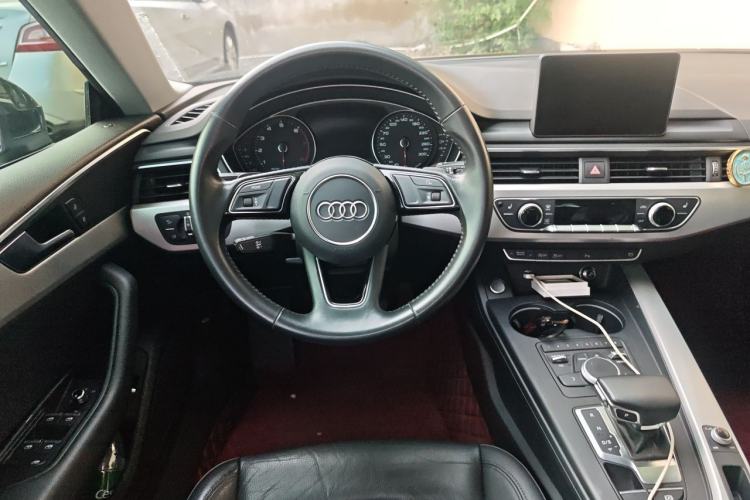 Used Audi A5 2019 Sportback 40 TFSI Fashion Model Steering Wheel