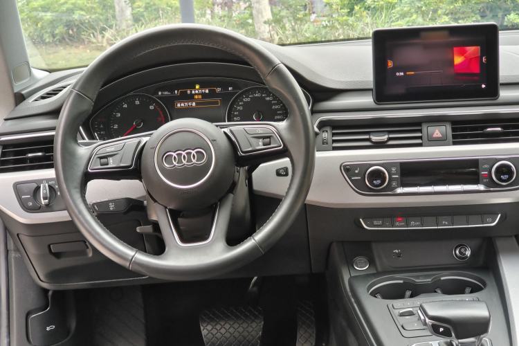 Used Audi A5 2019 Sportback 40 TFSI Fashion Model Steering Wheel