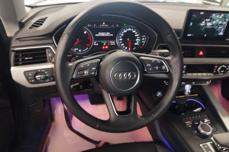 Used Audi A5 2019 Coupe 40 TFSI Fashion Edition China V Emission Standard Steering Wheel