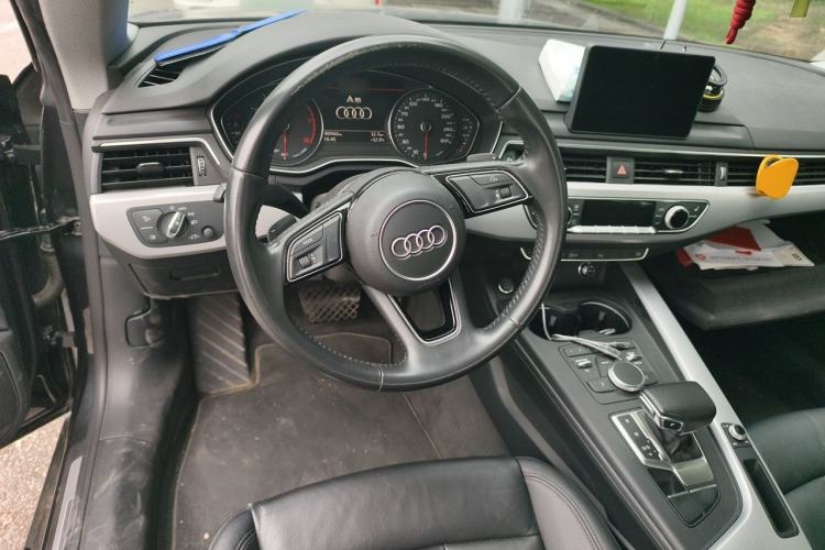 Used Audi A5 2019 Coupe 40 TFSI Fashion Edition China V Emission Standard Steering Wheel