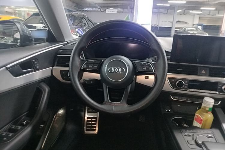 Used Audi A5 2019 Sportback 40 TFSI Fashion Model Steering Wheel