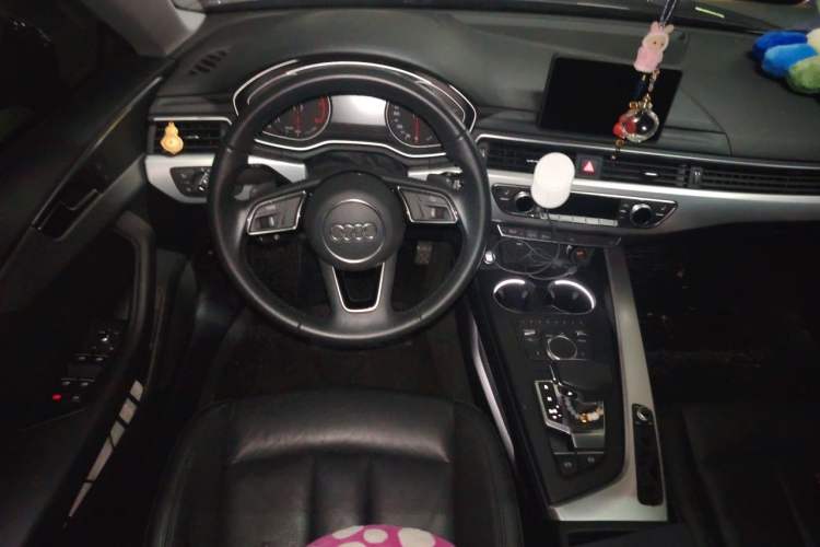 Used Audi A5 2019 Sportback 40 TFSI Fashion Model Steering Wheel