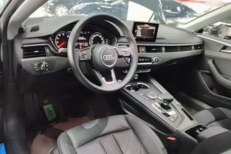 Used Audi A5 2019 Coupe 40 TFSI Fashion Edition China V Emission Standard Center Console