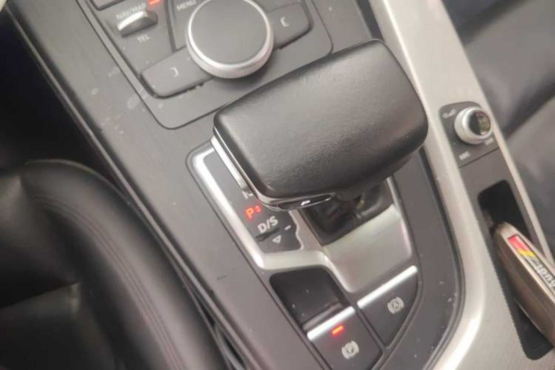 Used Audi A5 2019 Sportback 40 TFSI Fashion Model Gear Lever
