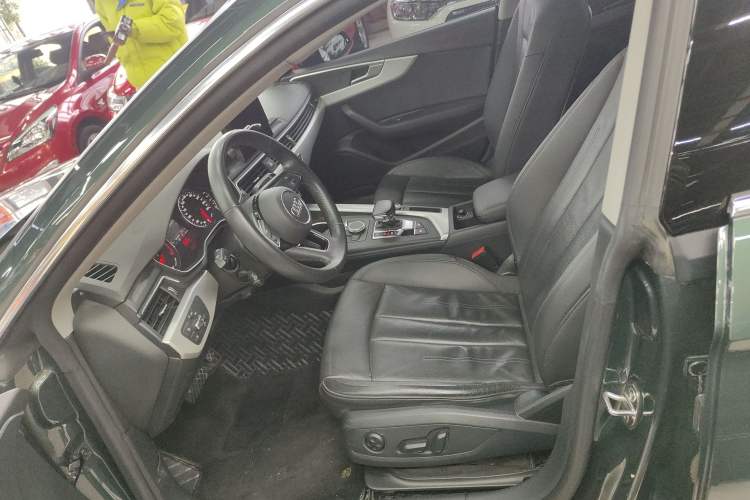 Used Audi A5 2019 Sportback 40 TFSI Fashion Model Left Front Seat