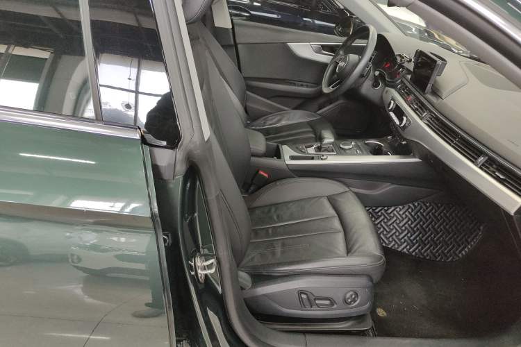Used Audi A5 2019 Sportback 40 TFSI Fashion Model Right Front Seat