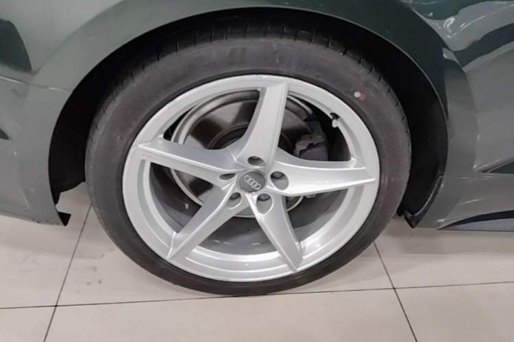 Used Audi A5 2019 Coupe 40 TFSI Fashion Edition China V Emission Standard Right Rear Wheel Hub