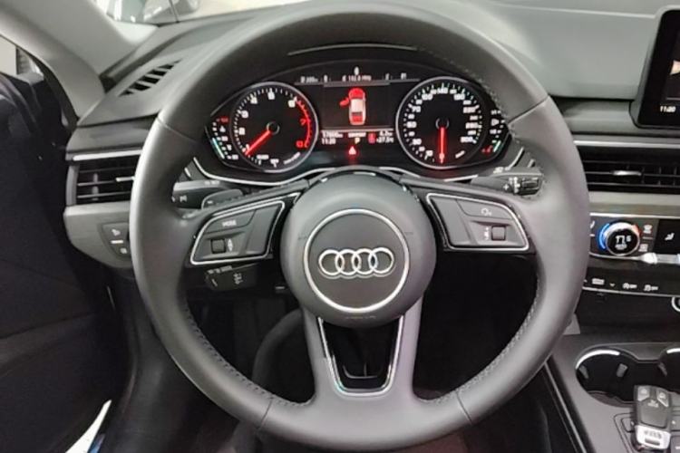 Used Audi A5 2019 Coupe 40 TFSI Fashion Edition China V Emission Standard Steering Wheel