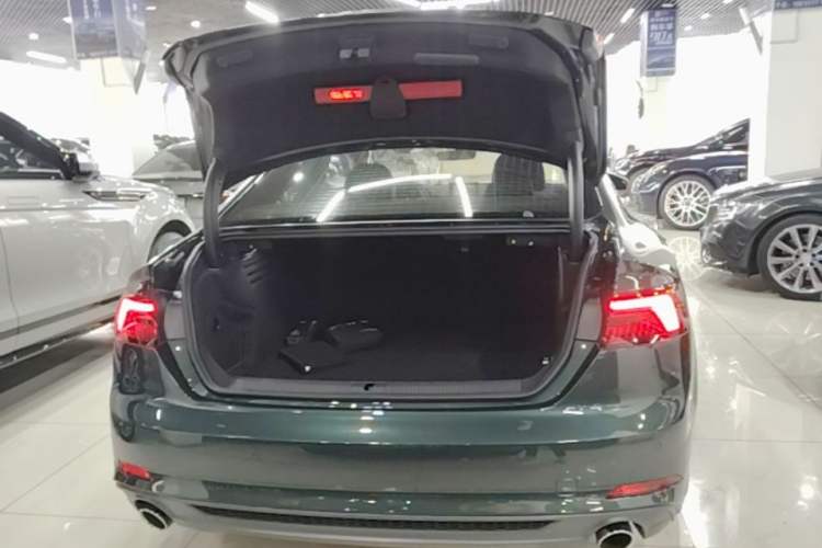 Used Audi A5 2019 Coupe 40 TFSI Fashion Edition China V Emission Standard Trunk
