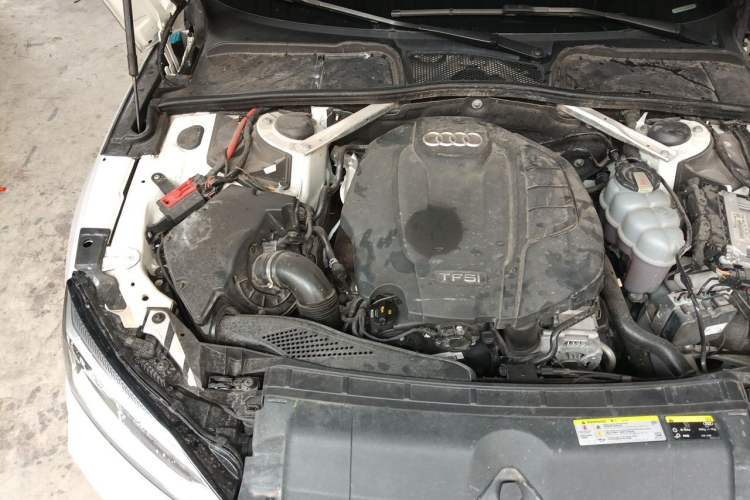 Used Audi A5 2019 Sportback 40 TFSI Fashion Model Engine Bay Right