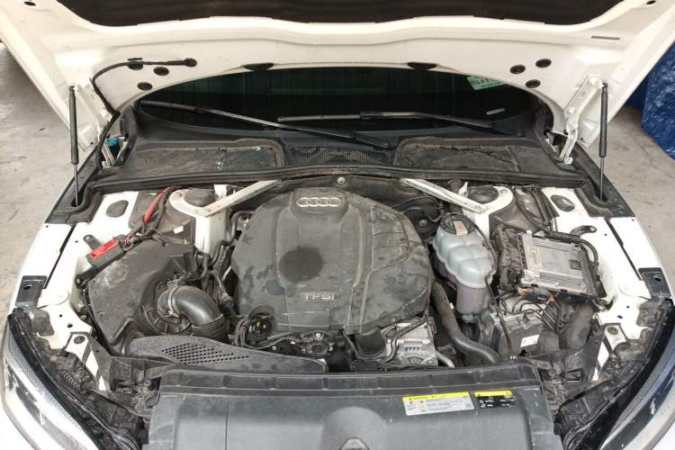 Used Audi A5 2019 Sportback 40 TFSI Fashion Model Engine Bay