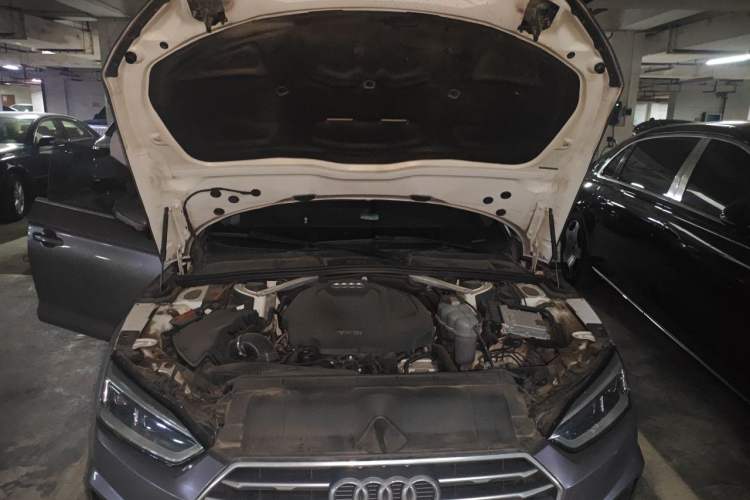Used Audi A5 2019 Sportback 40 TFSI Fashion Model Engine Bay