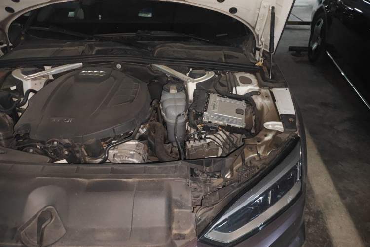 Used Audi A5 2019 Sportback 40 TFSI Fashion Model Engine Bay Left