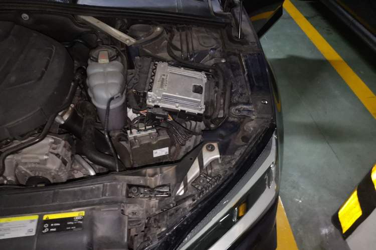 Used Audi A5 2019 Sportback 40 TFSI Fashion Model Engine Bay Left