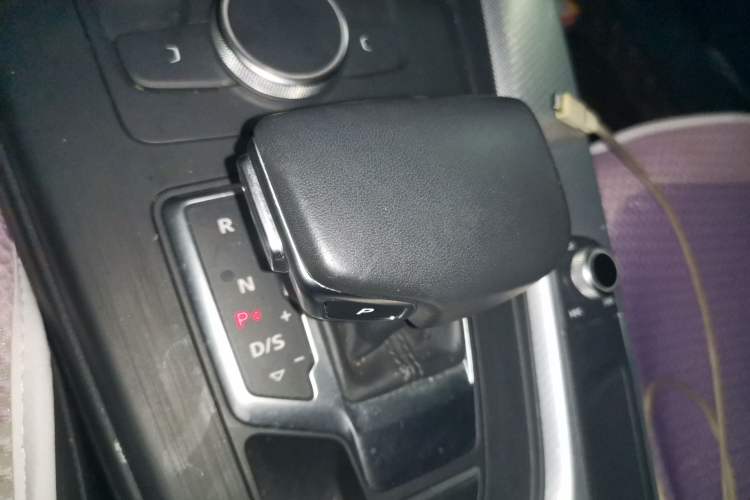 Used Audi A5 2019 Sportback 40 TFSI Fashion Model Gear Lever