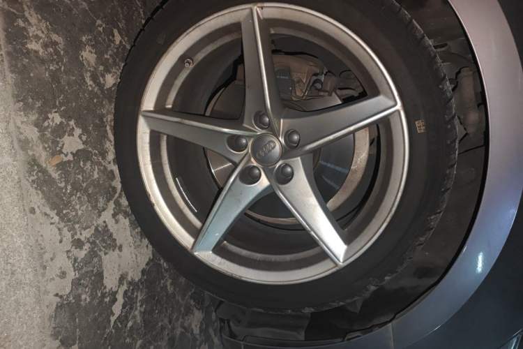 Used Audi A5 2019 Sportback 40 TFSI Fashion Model Right Front Wheel Hub
