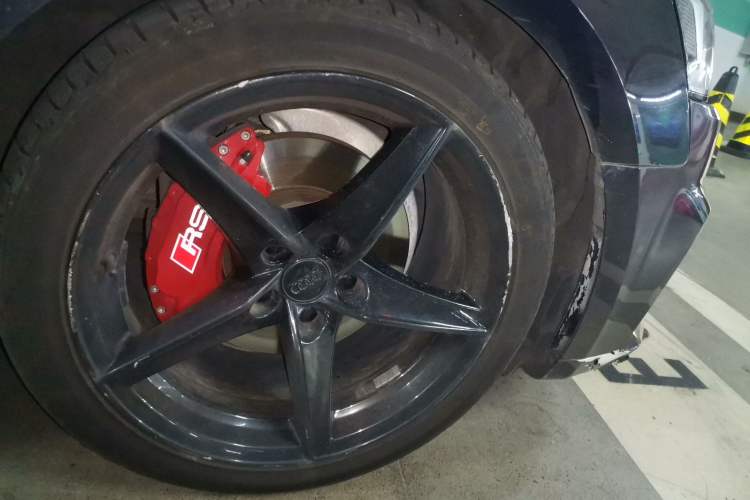 Used Audi A5 2019 Sportback 40 TFSI Fashion Model Right Front Wheel Hub