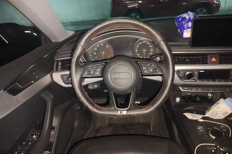Used Audi A5 2019 Sportback 40 TFSI Fashion Model Steering Wheel