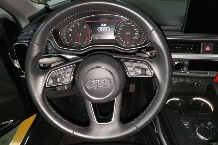 Used Audi A5 2019 Sportback 40 TFSI Fashion Model Steering Wheel