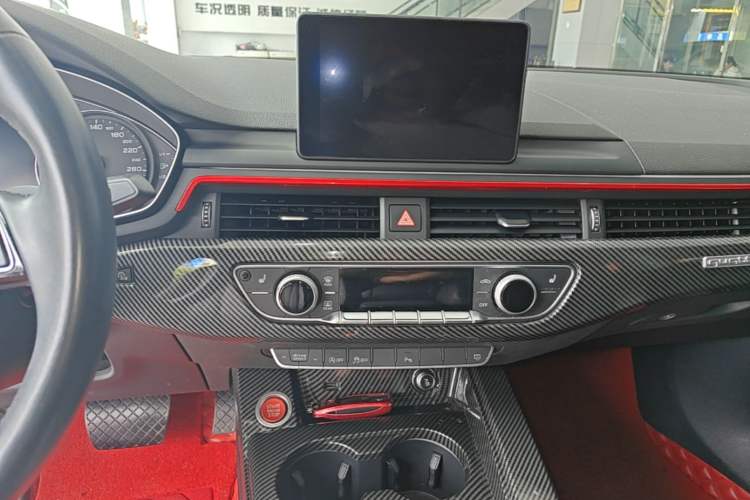 Used Audi A5 2019 Sportback 40 TFSI Fashion Model Audio And AC Panel
