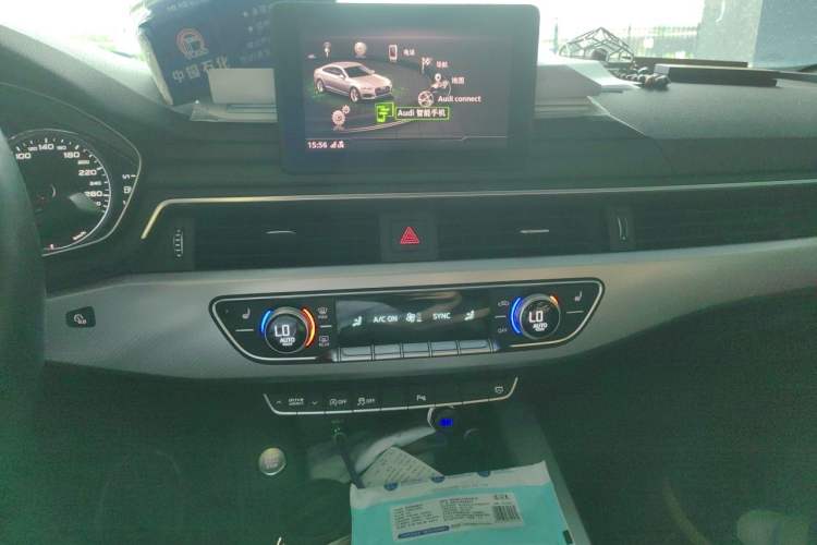 Used Audi A5 2019 Sportback 40 TFSI Fashion Model Audio And AC Panel