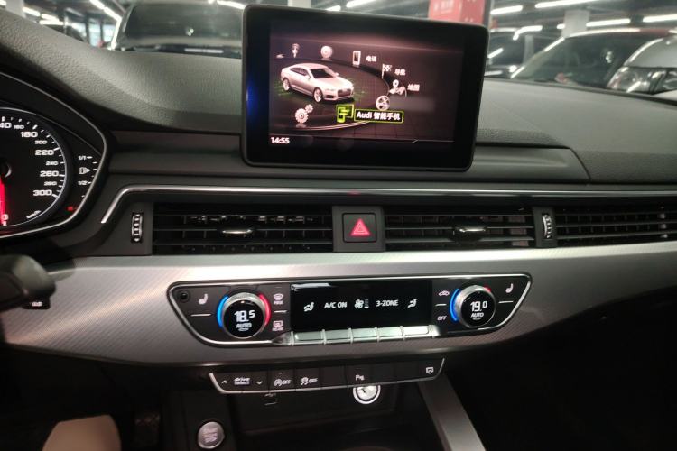 Used Audi A5 2019 Sportback 40 TFSI Fashion Model Audio And AC Panel