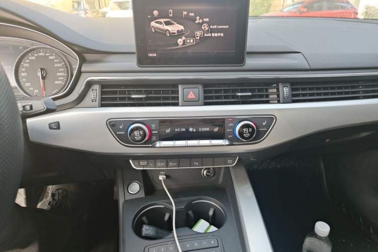 Used Audi A5 2019 Sportback 40 TFSI Fashion Model Audio And AC Panel