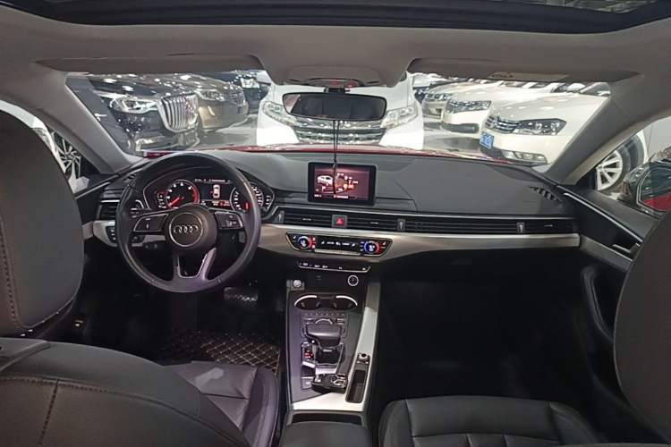 Used Audi A5 2019 Sportback 40 TFSI Fashion Model Center Console
