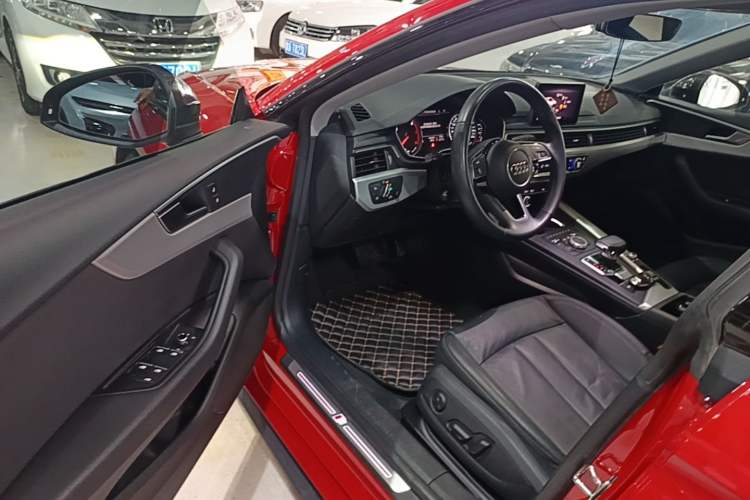 Used Audi A5 2019 Sportback 40 TFSI Fashion Model Driver Seat