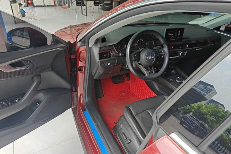 Used Audi A5 2019 Sportback 40 TFSI Fashion Model Driver Seat