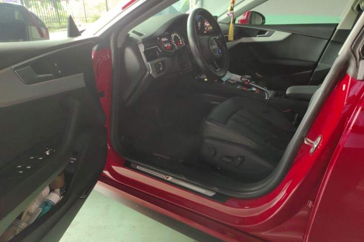 Used Audi A5 2019 Sportback 40 TFSI Fashion Model Driver Seat