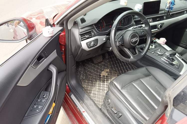 Used Audi A5 2019 Sportback 40 TFSI Fashion Model Driver Seat