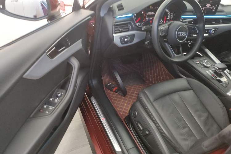 Used Audi A5 2019 Sportback 40 TFSI Fashion Model Driver Seat